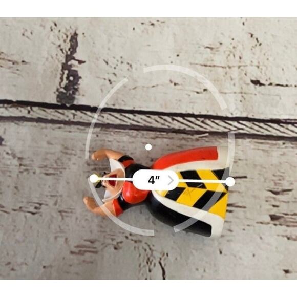 DISNEY Vintage Queen of Hearts Figure - Picture 4 of 4